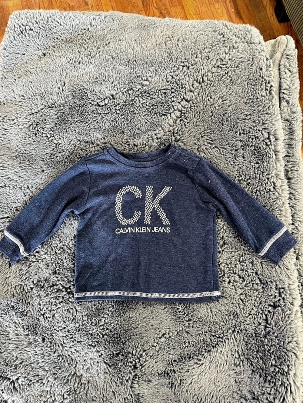 Calvin Klein Jeans Long Sleeve Logo Top in Blue Size 6M Like New